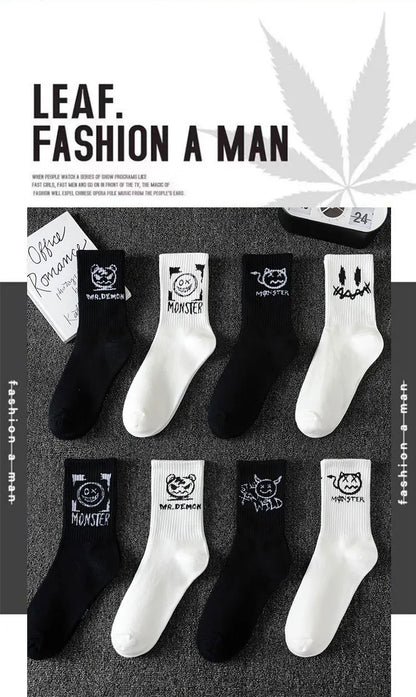 10 pairs of men's sports socks, casual, breathable, and versatile. Ghost face graffiti personalized socks.