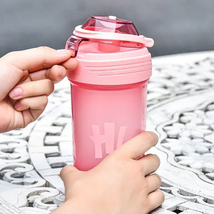 Portable 500ml Protein Powder Shaker Bottle Leak Proof Water Bottle for Gym Fitness Training Sport Shaker Mixing Cup with Scale.