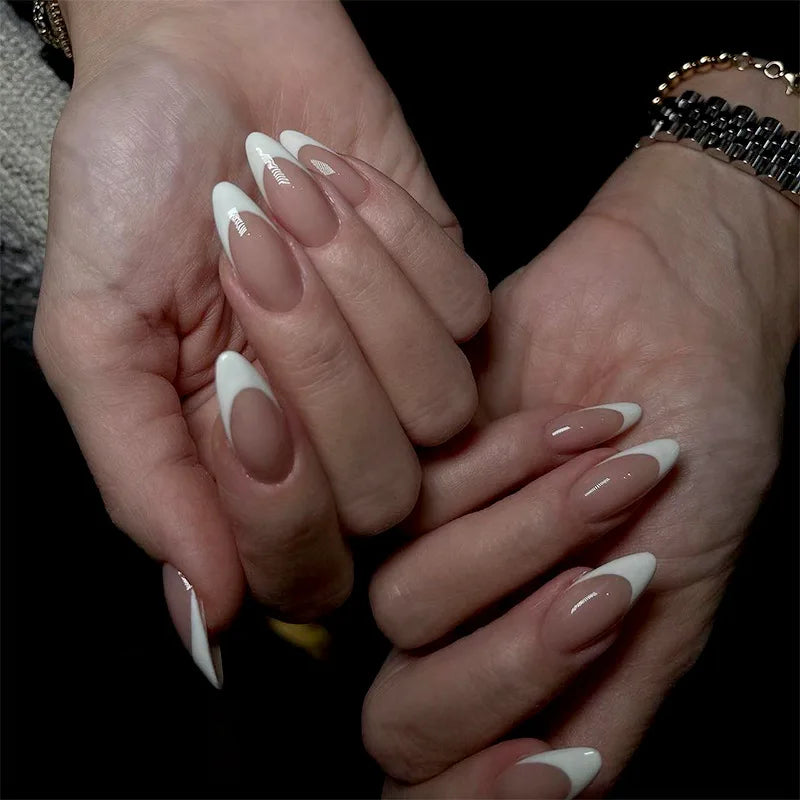 White French Classic Short Rround Nail Art Wearable Fashion Fake Nails Detachable Finished False Nails Press on Nails with Glue.