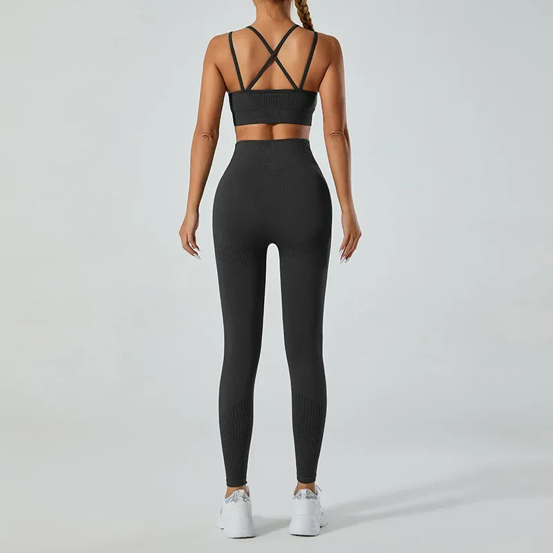 In-stock Women's Yoga Suit Five-piece Set Seamless Fitness Wear For Running Sports Top Leggings From Mainland China.