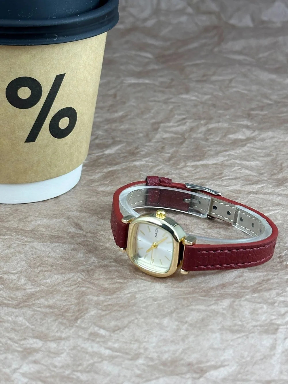 Hot Sale Women Watch Simple Small Dial Quartz Watches Luxury Ladies Gift Wristwatch Fashion Student Leather Strap Clock Relógio.