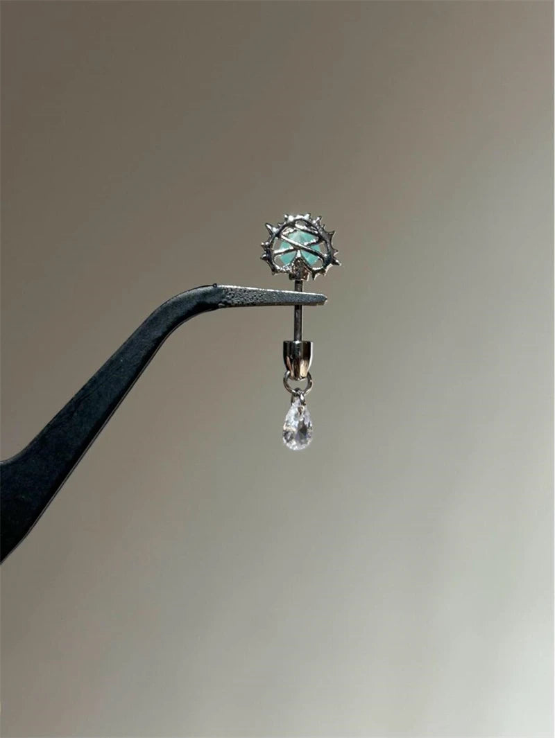 1 PCS Thorn Love Heart Water Droplet Zircon Ear Bone Nail 316L Medical Titanium Steel Earrings for Women Y2K Punk Jewelry.