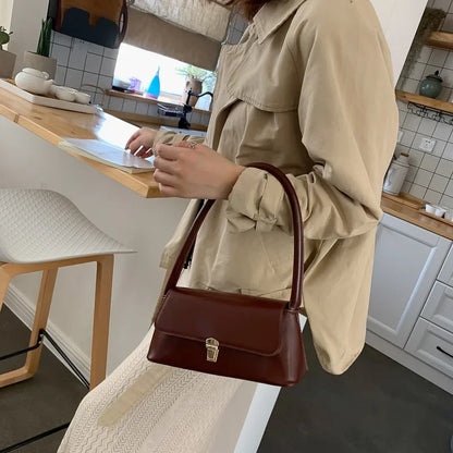 Fashion Retro Women's Shoulder Bag Simple Solid Colour Handbag Vintage Underarm Bag.