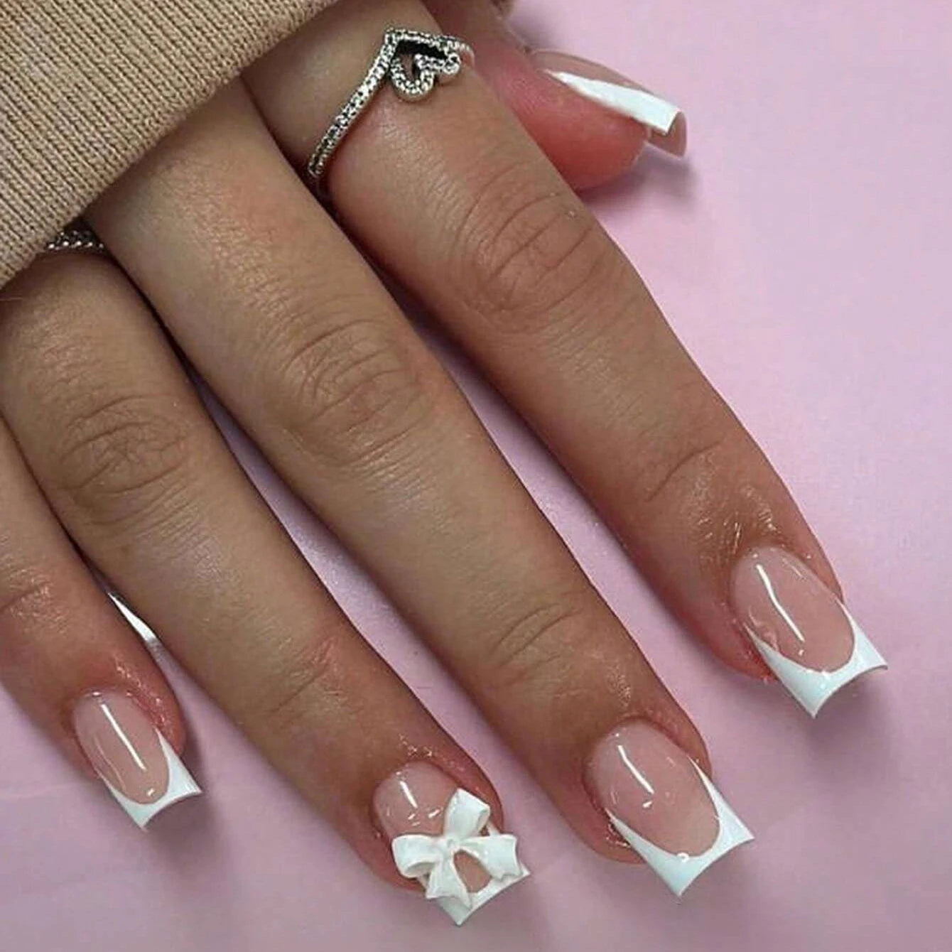 24pcs Medium Square White French Fake nails， Bow on nails Detachable And Reusable Jelly Glue 1pc Cuticle Pusher.