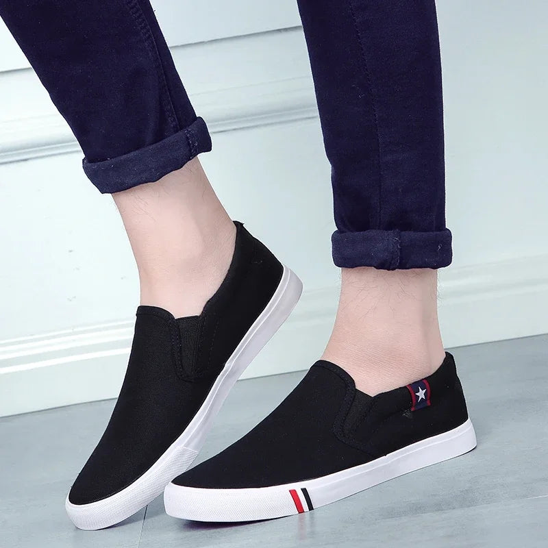 Men Casual Shoes Slip on Canvas Loafers Comfortable Walking Flats for Man Dude Non Slip Soft Moccasins Sneakers Summer.