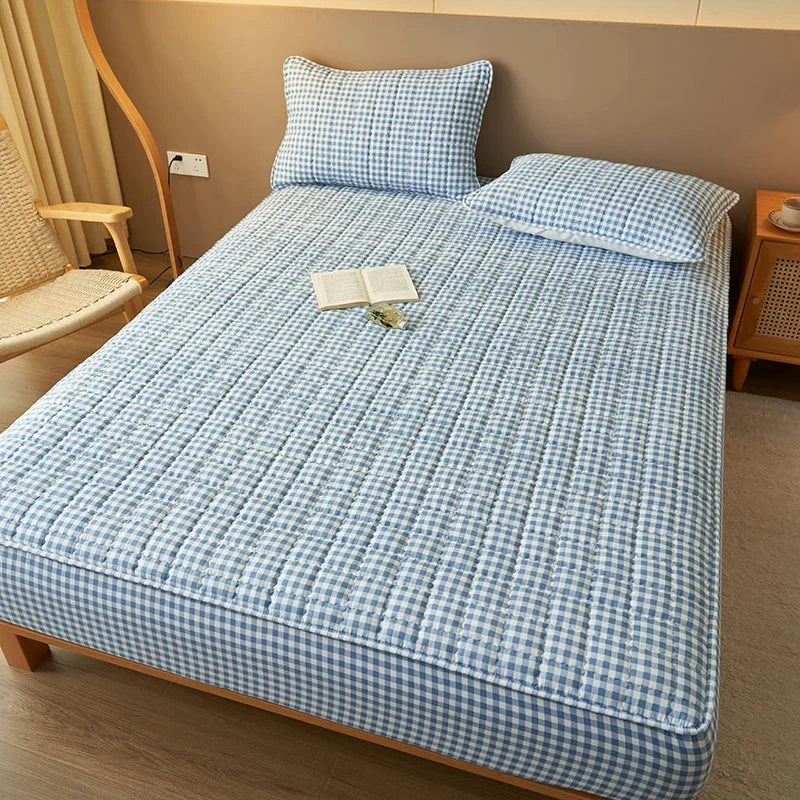 For High-Quality Quilted Plaid Mattress Cover,Mattress Protector,- Antibacterial, Breathable,Comfortable for Fresh Sleep Experie.