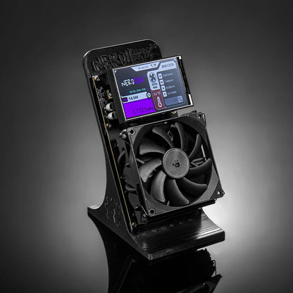 New Bitaxe NerdQaxe++black BTC mining machine, with a computing power of 4.8TH/s, power consumption of 75W, and power supply.