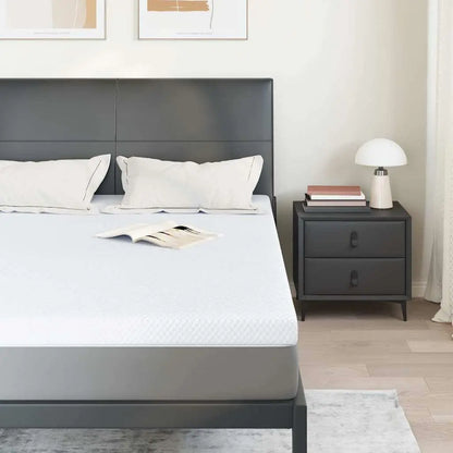 Cozy White Mattress Pad 140x190cm Soft Polyester Jacquard Fabric Bedding Protector.