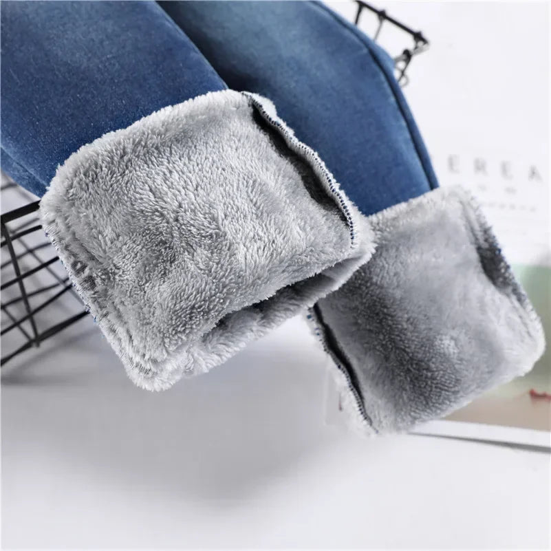 Frauen Thermische Dünne Jeans Mom Winter Warme Plüsch Stretch Jeans Dame Fleece Schnee Denim Hosen Student Bleistift Gerade Bein Hosen