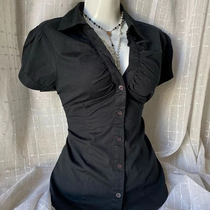 Retro new black Japanese V-neck shirt for women Harajuku Goth large size waist-hugging and slimming fashion top.