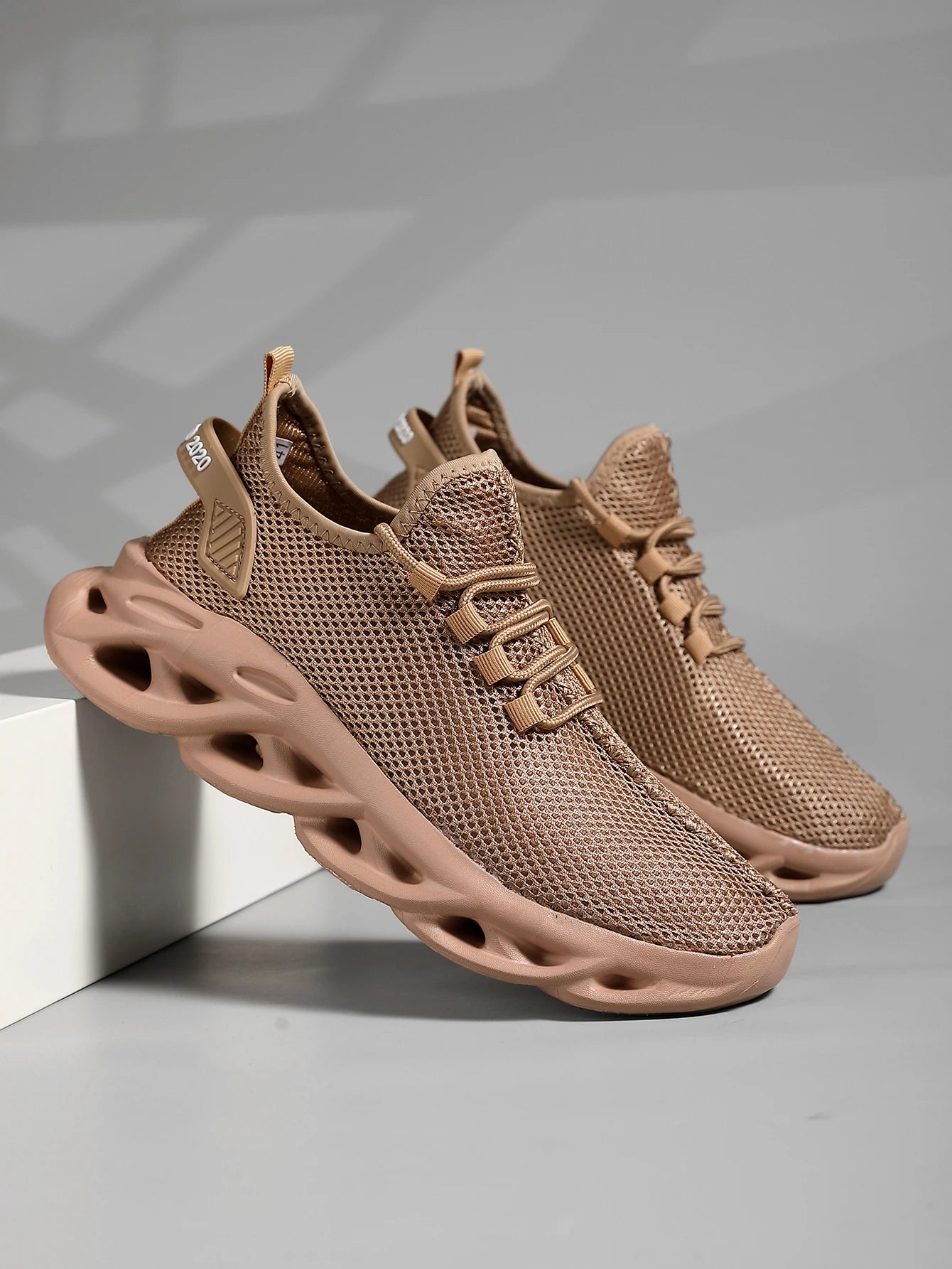 Men Casual Sport Shoes Breathable Lightweight Sneakers Outdoor Mesh Black Running Shoes Athletic Jogging Tenis Walking Shoes.