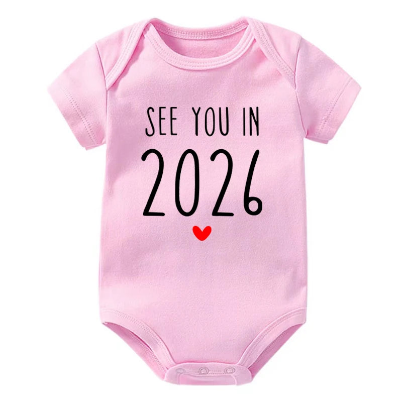 Wir sehen uns im Jahr 2026 Schwangerschaftsankündigung Baby Strampler Baumwolle Kleinkind Overall Sommer Kurzarm Neugeborene Jungen Mädchen Body.
