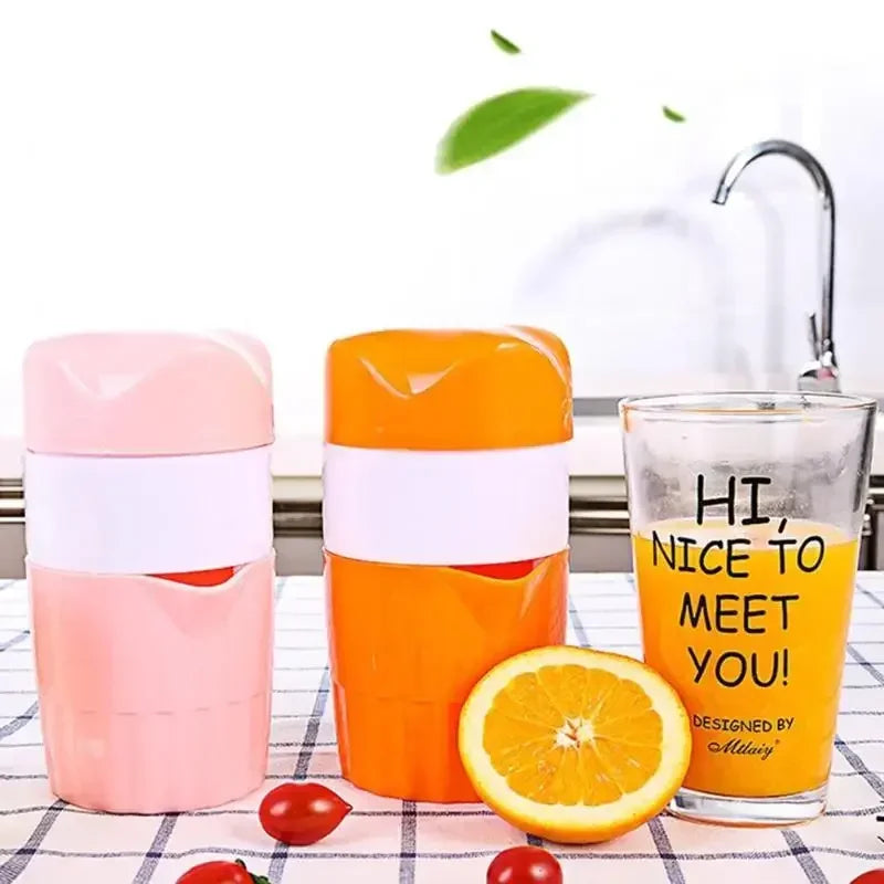 1PC Outdoor Potable Juicer Machine Orange Juice Cup Portable Manual Citrus Juicer for Orange Lemon Fruit Squeezer Child.