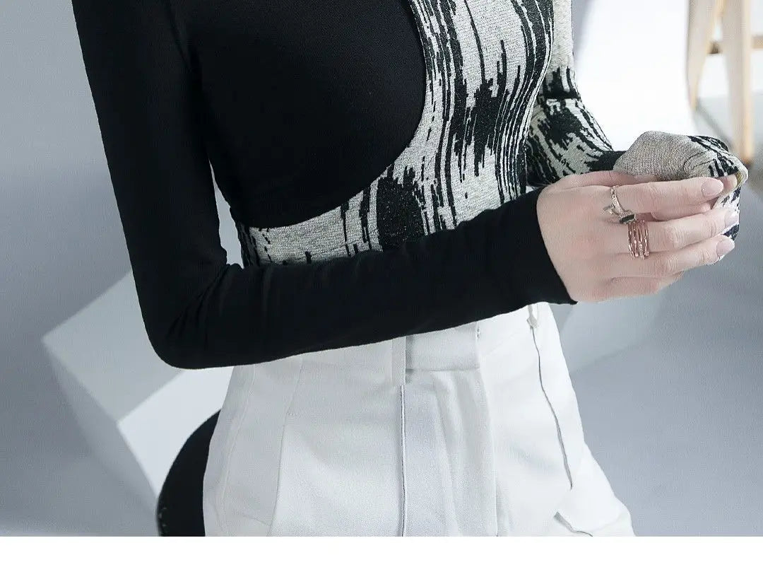 Women Design sense Printing Hollow Out Pullovers Elegant Slim Top Spring Autumn 2024 New Turtleneck Long Sleeve Fashion T-Shirts.