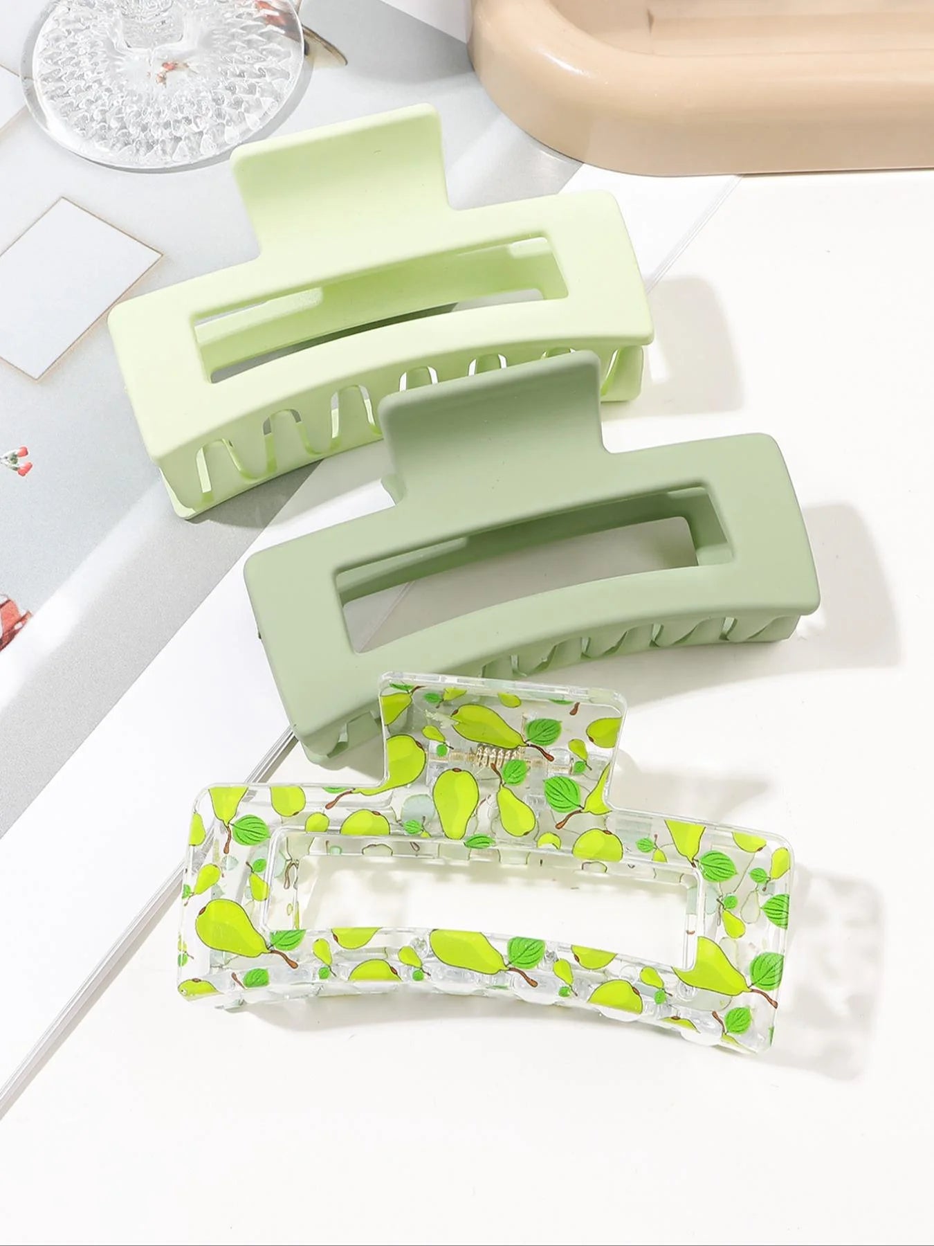 3 Pcs Frosted Cream Color Transparent Fruit Shark Scratch Clip-ins Style Back of Head Premium Wind Plate Women Hair Accessories.