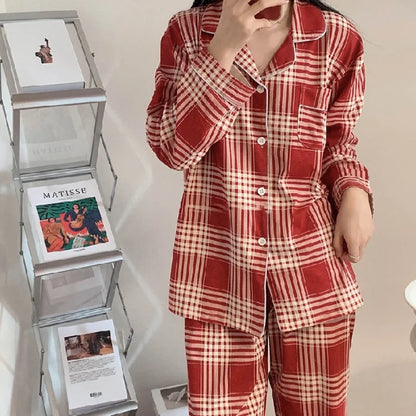 Spring and Autumn New Couples Pajamas Homewear Suit Female Is Christmas Plaid Thin Section Long-Sleeved Simple Leisure Homewear.