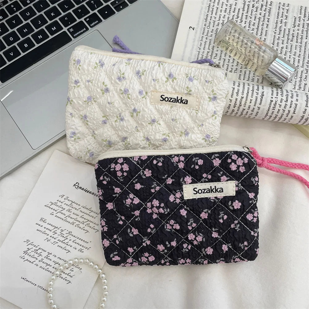 Cute Travel Cosmetic Lipstick Earphone Card Small Portable Storage Bag Purse Mini Makeup Handbags Pouch Organizer In Make Up Bag.
