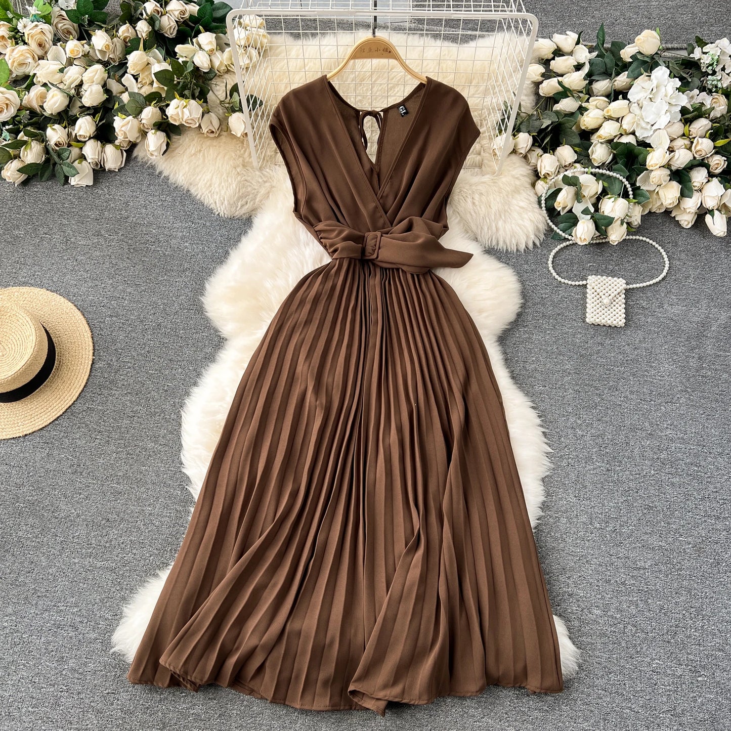 Französisch Vintage elegante Plissee Vneck Kleid A-Linie Mode Chiffon Frühling Herbst ärmellose Vestidos Frauen kleider