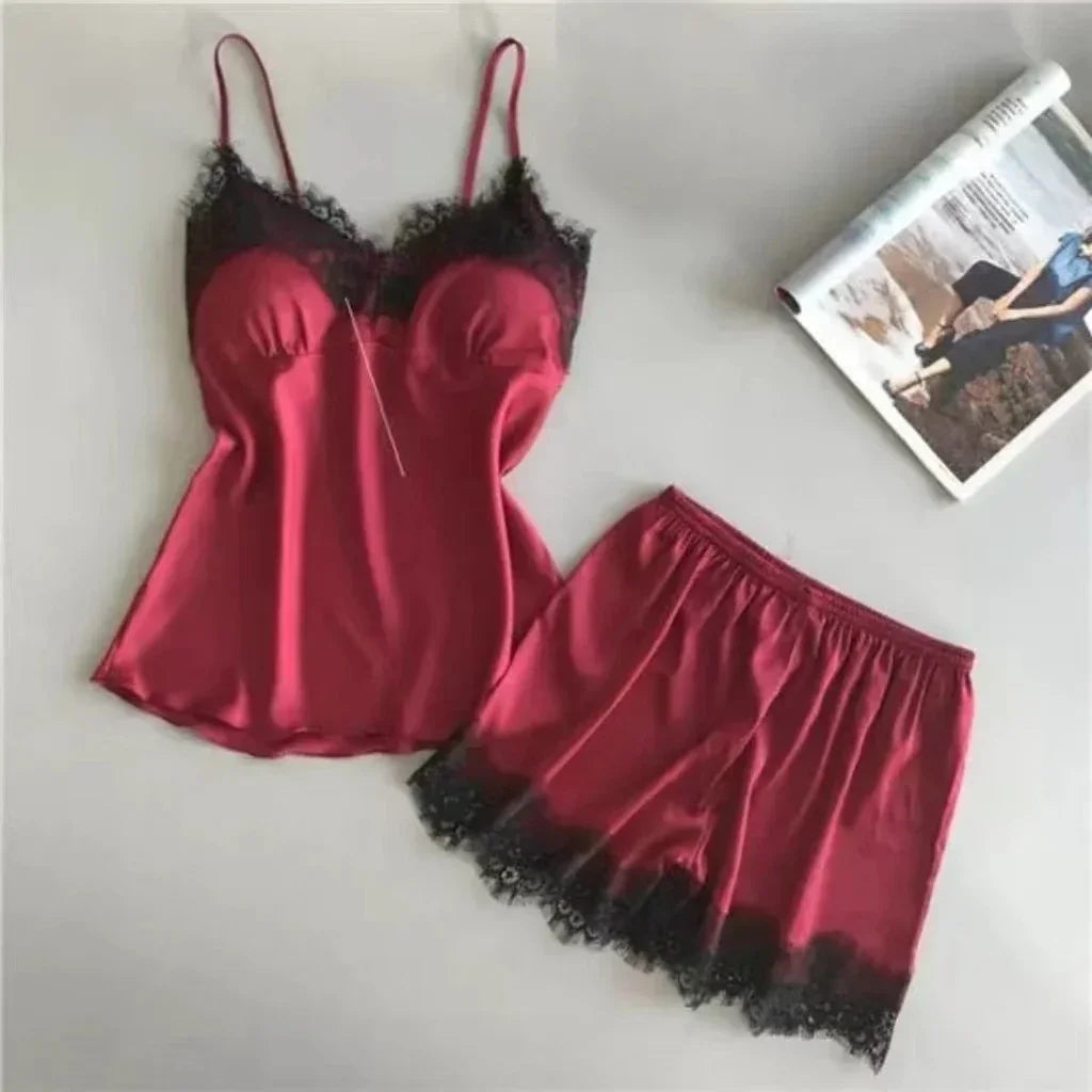 Rot Einfarbig Frauen Eis Seide Pyjamas Schlinge Nachtwäsche Pyjama Set Satin Leibchen Shorts Low Cut Bequeme Casual Sommer.