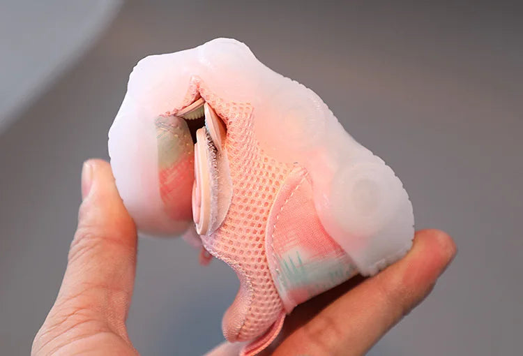 Children Led Casual Shoes Cute Cartoon Duck Sneakers Toddler Glowing Tennis Shoes Boys Girls Breathable Mesh Sports Shoes Sapato.