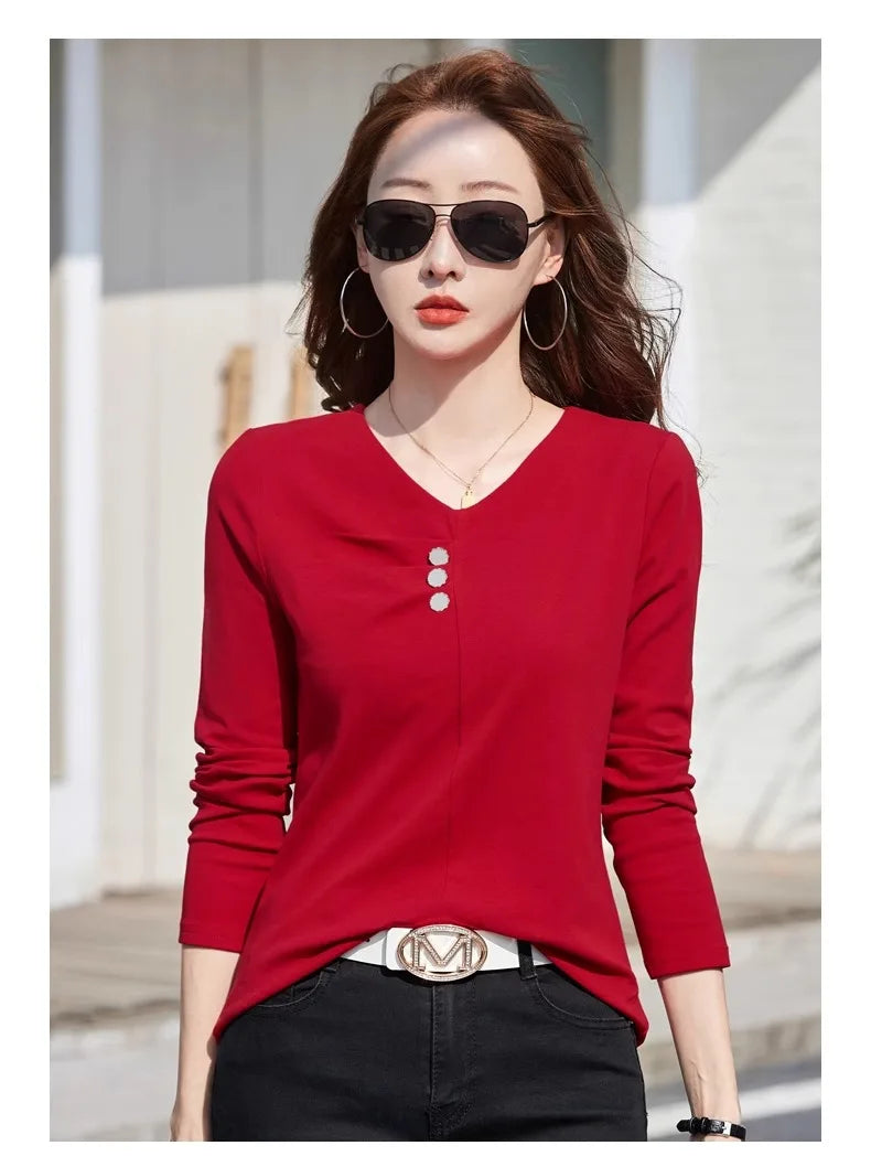 Wine red pure cotton long sleeved t-shirt for women's spring and autumn new style V-neck fashionable casual plus size loose top.