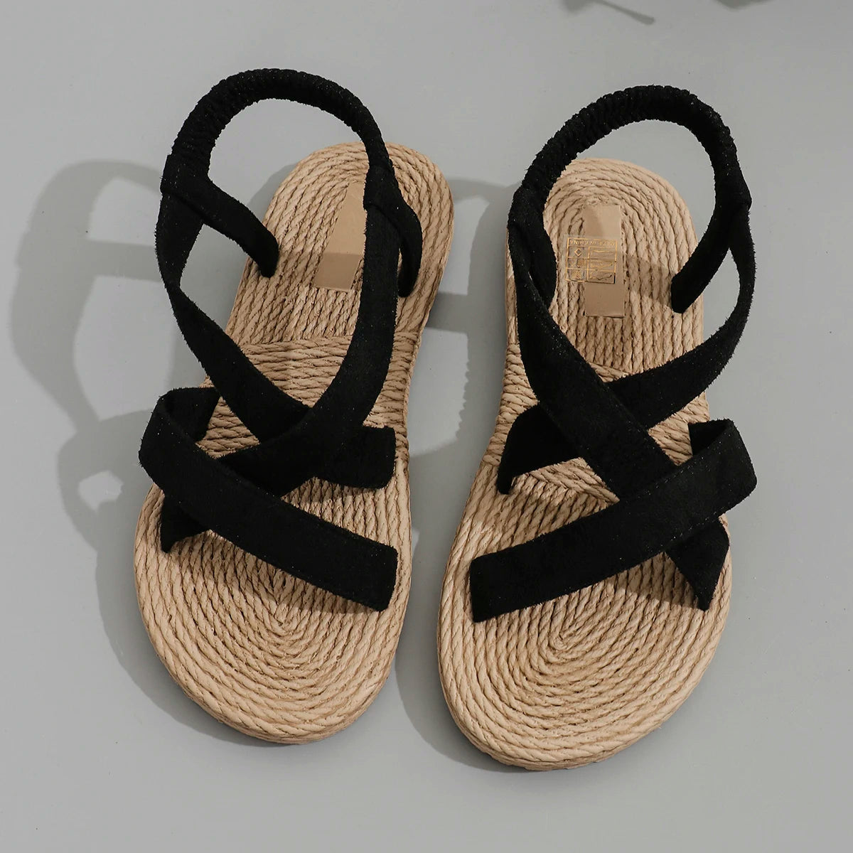 Women's fashion solid color features trend anti-slip wear-resistant soft soled flat sandals.