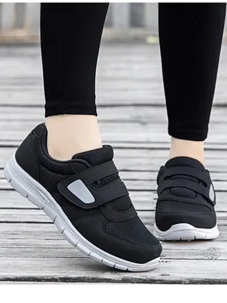 Men's Soft Sole Comfortable Shoes Spring Women's Walking Round Toe Loafers Solid Colour Thick Bottom Non-slip Sneakers.