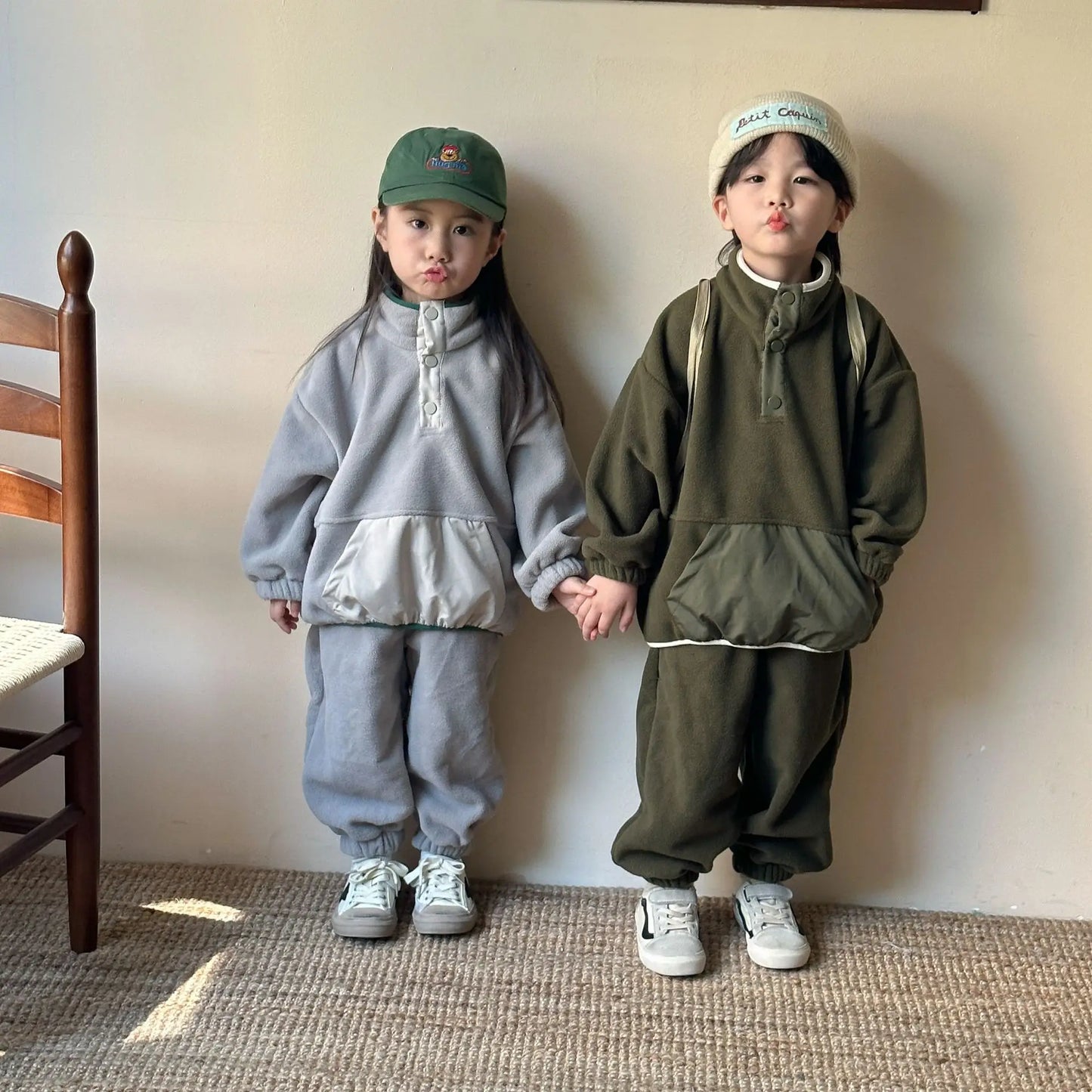 2025 Winter New Children Polar Fleece Sweatshirt Set Boys Girls Plus Velvet Thick Warm 2pcs Suit Kids Casual Sports Outfits.