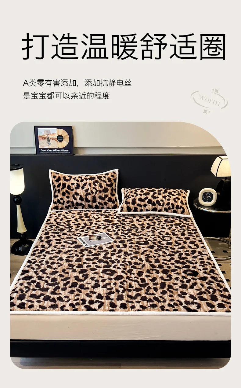 Winter Warm Velvet Mattress Cover Home Dormitory Soft Thick Quilted Bed Sheets Queen Size Bed Cover Fold Tatami Mat Bedspread.