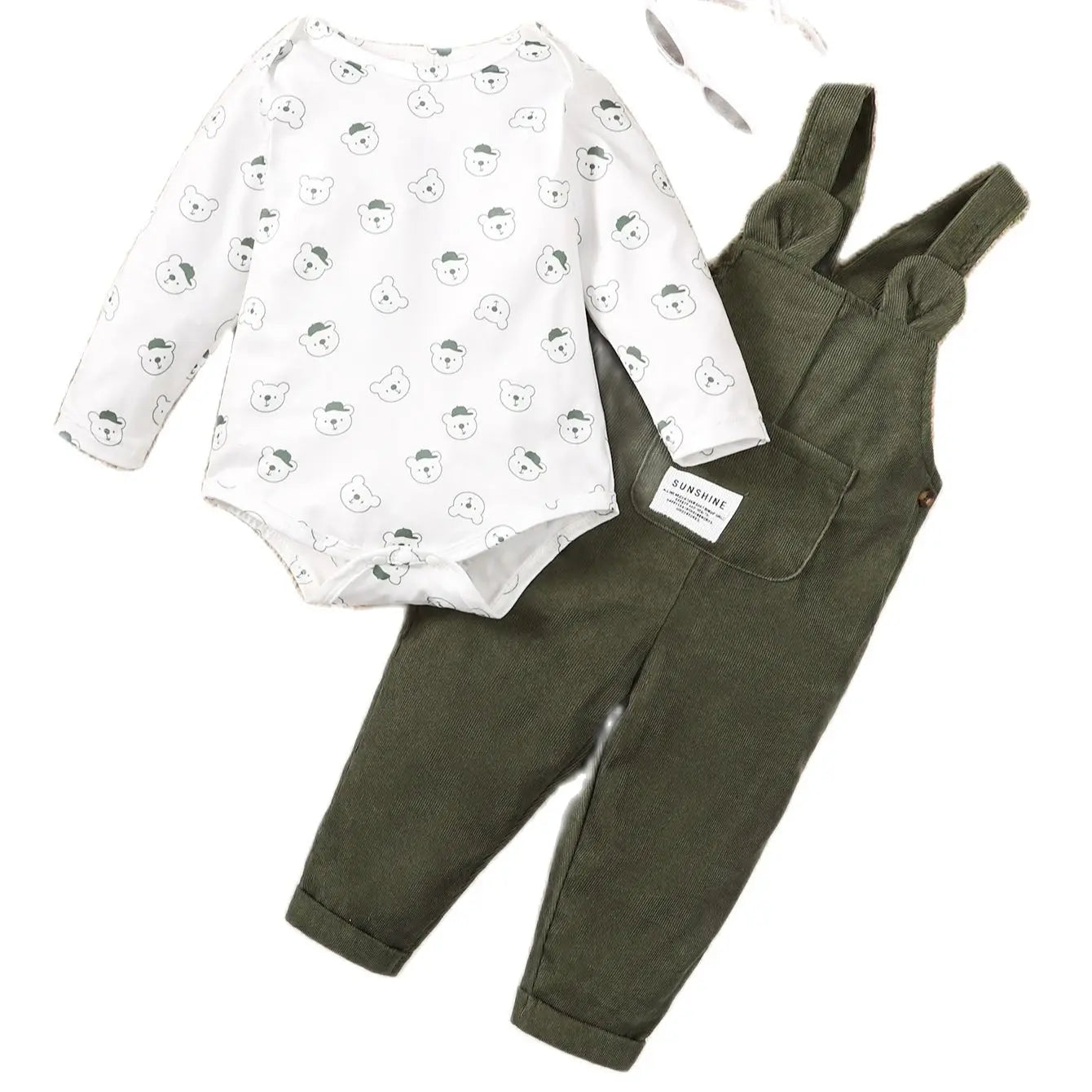 3-24 Monate Baby niedlichen kleinen Bären bedruckte Kleidung Set weiß lang ärmel ige Top grüne Riemen Hose Herbst Set für Kleinkind Mädchen.
