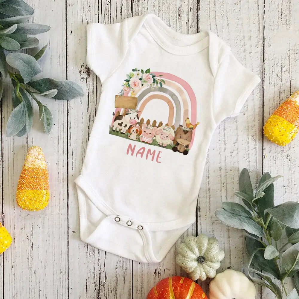 Personal isierte Baby Bodysuit Regenbogen Tier mit Namen Säugling Overalls Neugeborenen Wild One Outfits Stram pler Baby Geburtstag Dusche Geschenke
