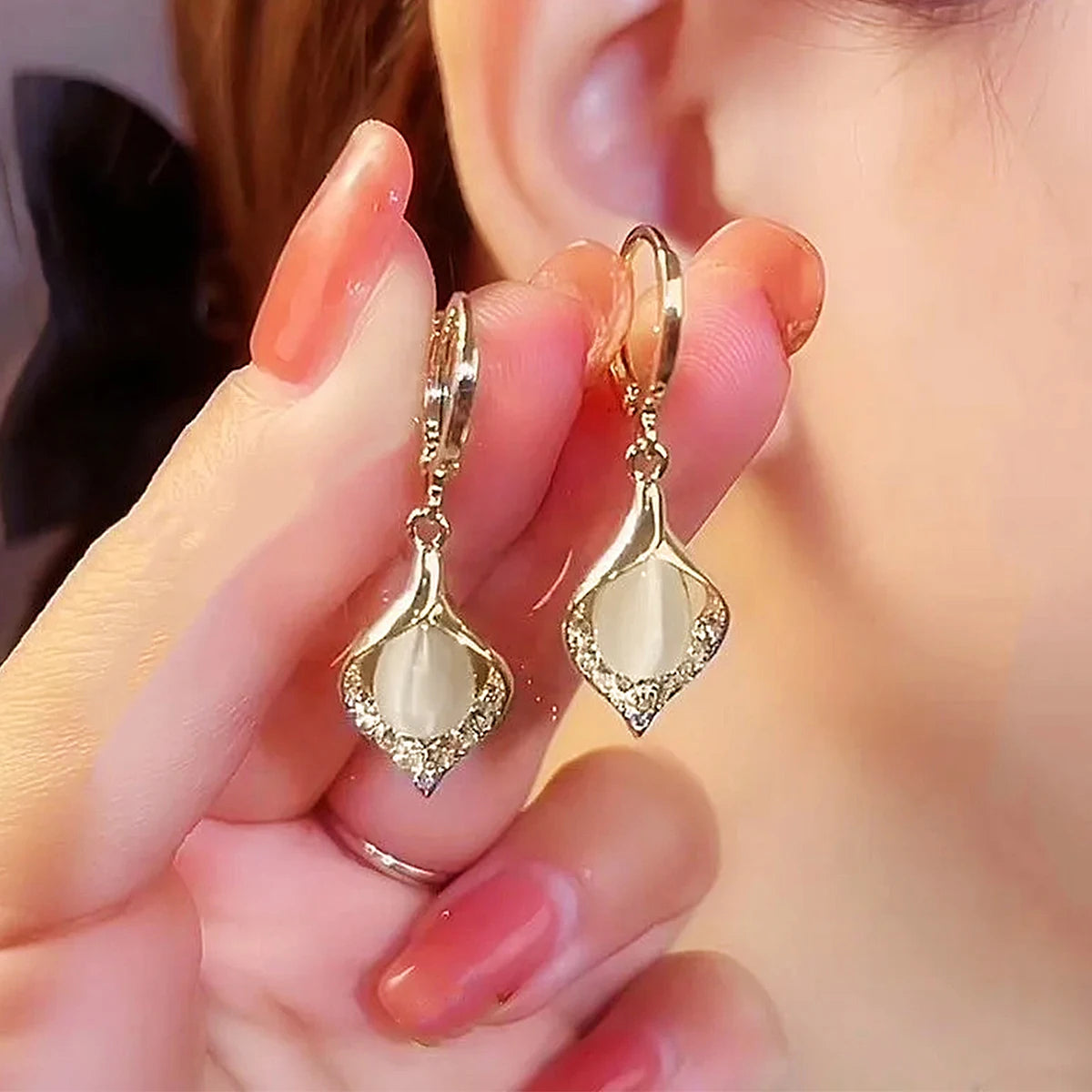 Luxury High-end Temperament Trendy Fashion Ladies Cat's Eye Stone Angel Eye Earrings,Earrings Jewelry Gift Accessories.