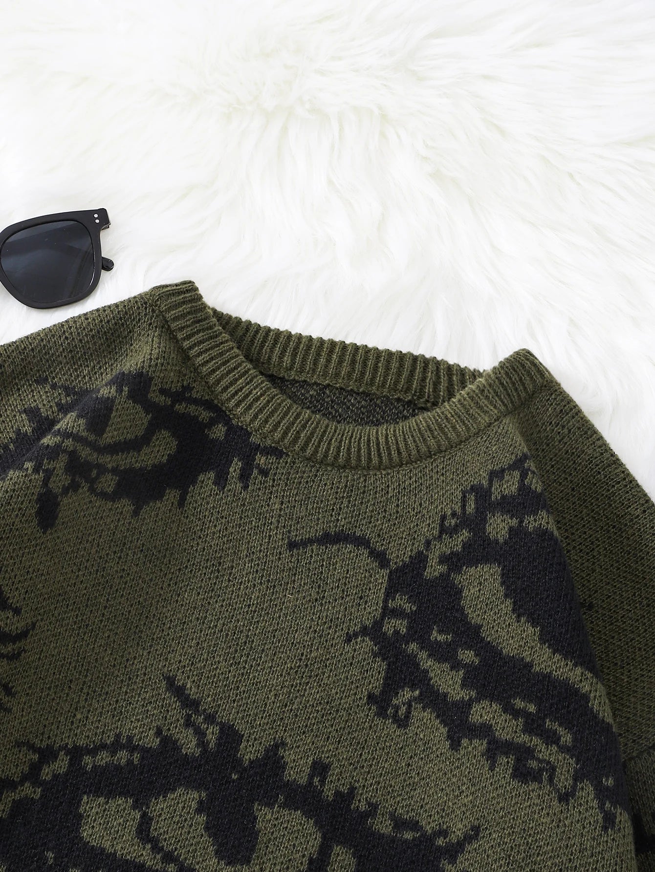New Popular Autumn and Winter Abstract Eye Jacquard Pattern Pullover Sweater Casual Round Neck Knitted Men's Pullover.
