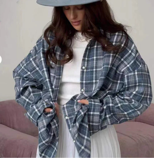 New Vintage Women Oversized Long Sleeve Plaid Shirt Blouse Tops Autumn Winter Button Down Loose Lapel Pocket Shirt Korean Style.
