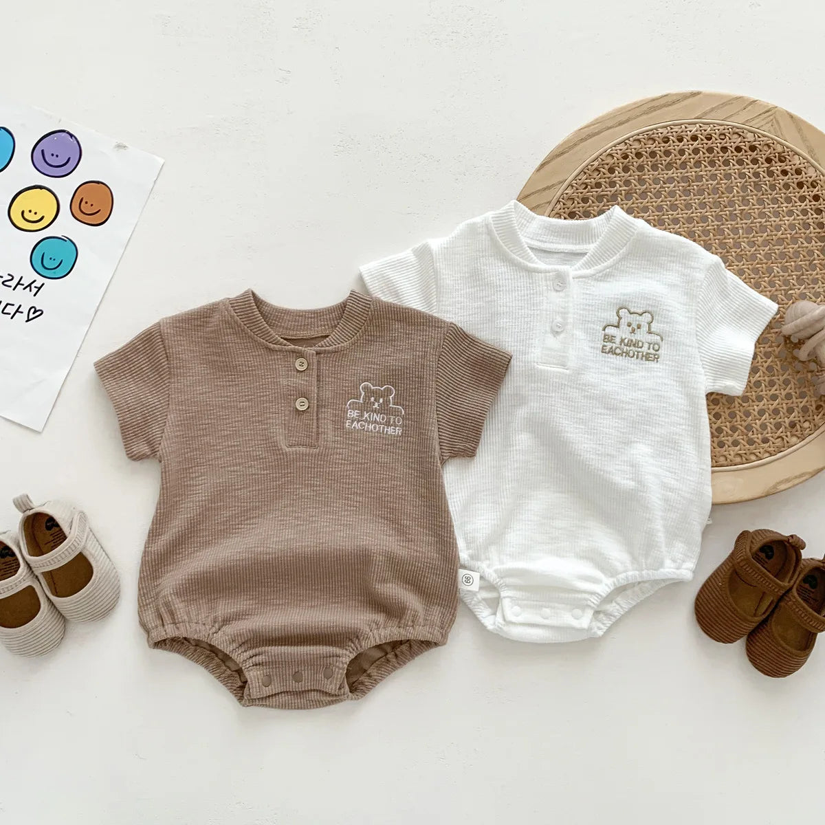 Baby Krabbeln Kleidung Sommer Kurzarm Cartoon Bär Brief Outfits Kinder Infant Bodys Baumwolle Ein Stück Klettern Anzug.