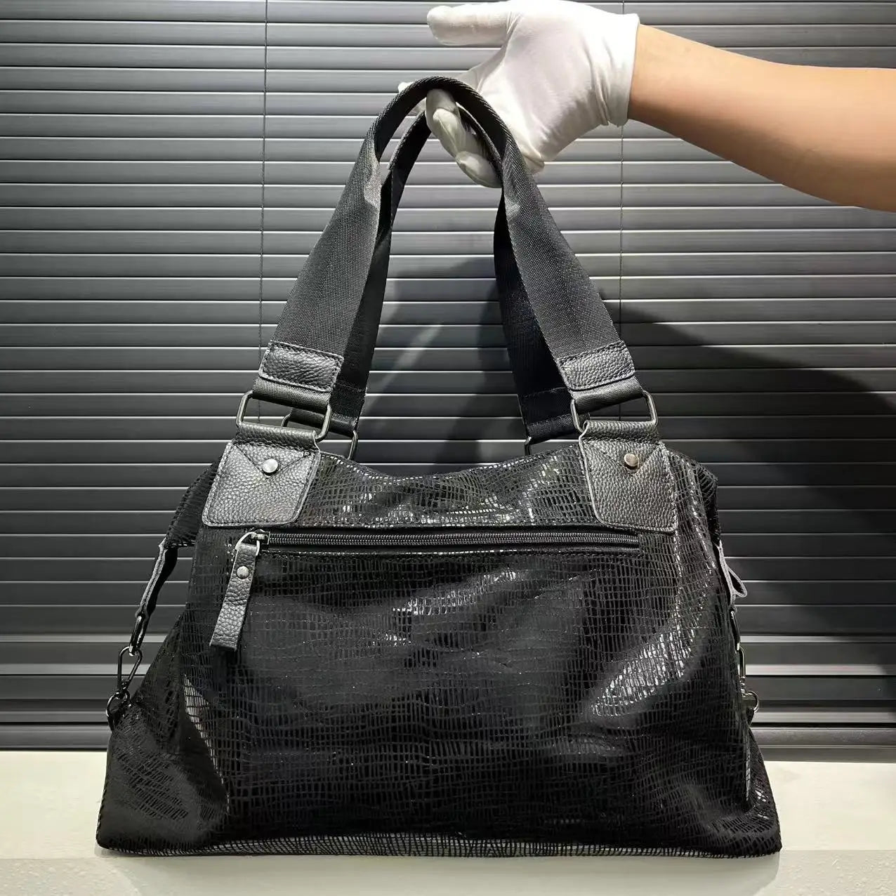 Ladies' fashionable diamond jewelry cute teddy bear handbag, large capacity, personalized, elegant, shiny shoulder bag.