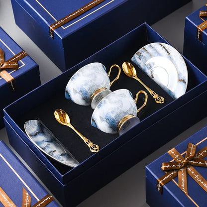 Retro Imperial European Coffee Cup Set Porcelain Tea Sets Luxury Gift Bone China Ceramic Cafe Wedding Decoration Drinkware.