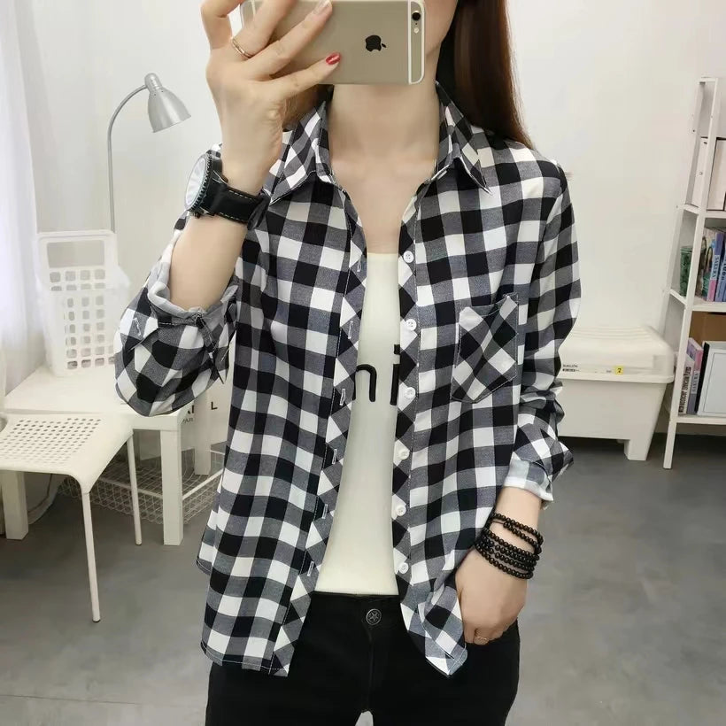 2024Spring and Autumn New College Style Women's Long sleeved Bottom Top Cardigan Long sleeved Fashion Plaid Shirt.