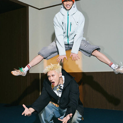 Outdoor Windbreaker Hooded Jacket Men Softshell Zip Up Windproof Waterproof Mountain Skiing Hiking Camping Jacket Autumn Coats.