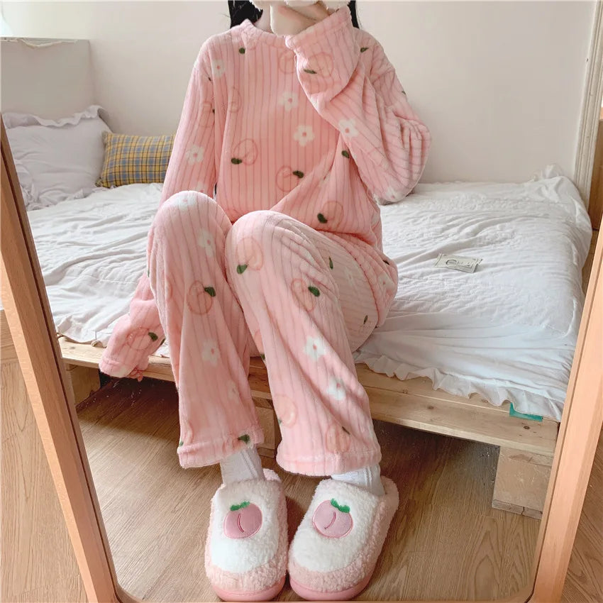 Winter-Damen-Pyjama-Homewear-Anzug, neues warmes Set aus Korallen-Fleece für Herbst und Winter, bequemer warmer Pyjama-Homewear-Anzug.