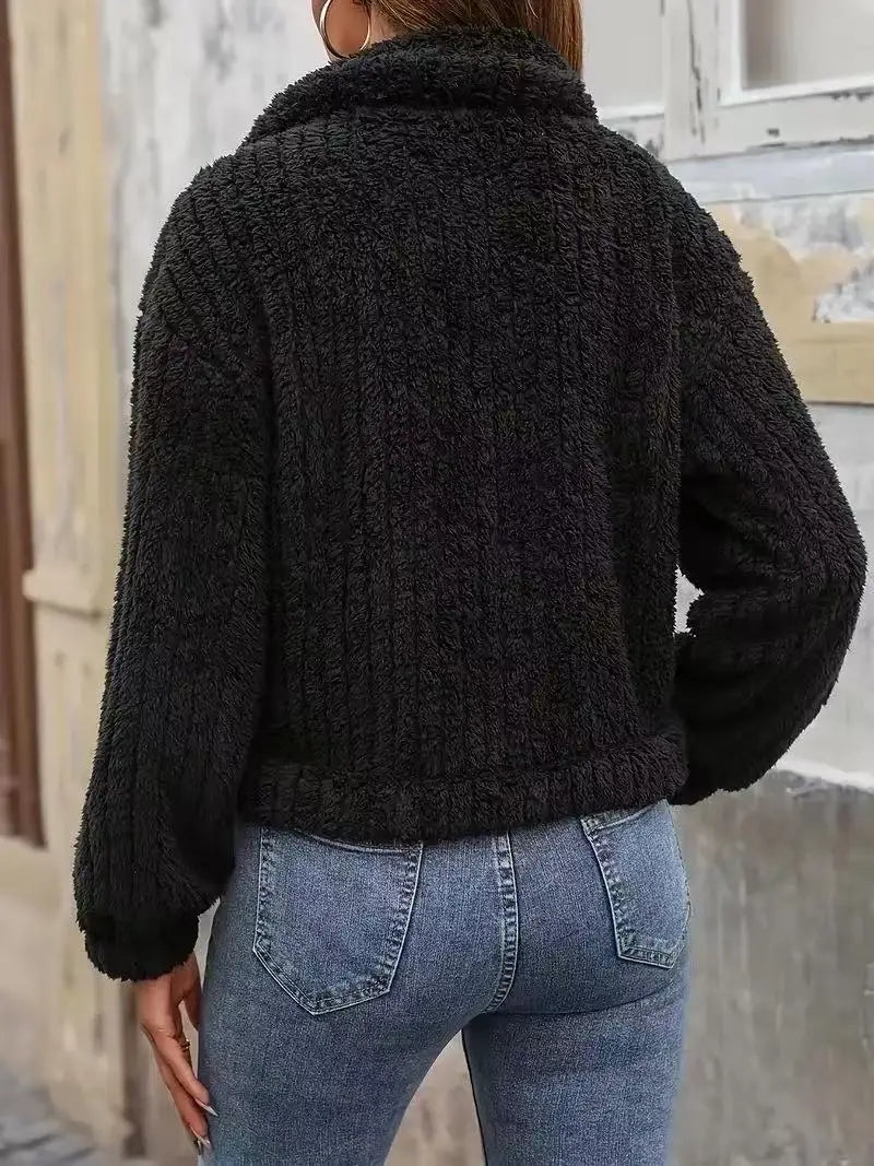 VigoCasey 2025, Herbst Winter Frauen Schwarze Jacke Einreiher Langarm Dicken Plüsch Warme Mantel Solide Dame Beiläufige Kurze Mantel.