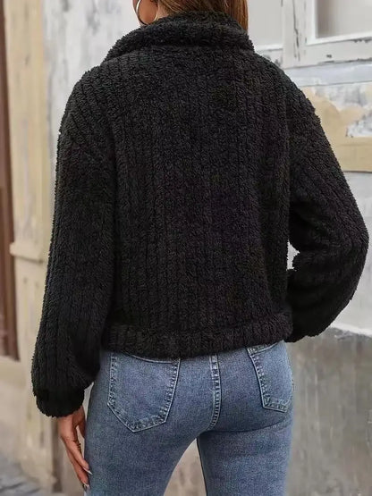 VigoCasey 2025, Herbst Winter Frauen Schwarze Jacke Einreiher Langarm Dicken Plüsch Warme Mantel Solide Dame Beiläufige Kurze Mantel.