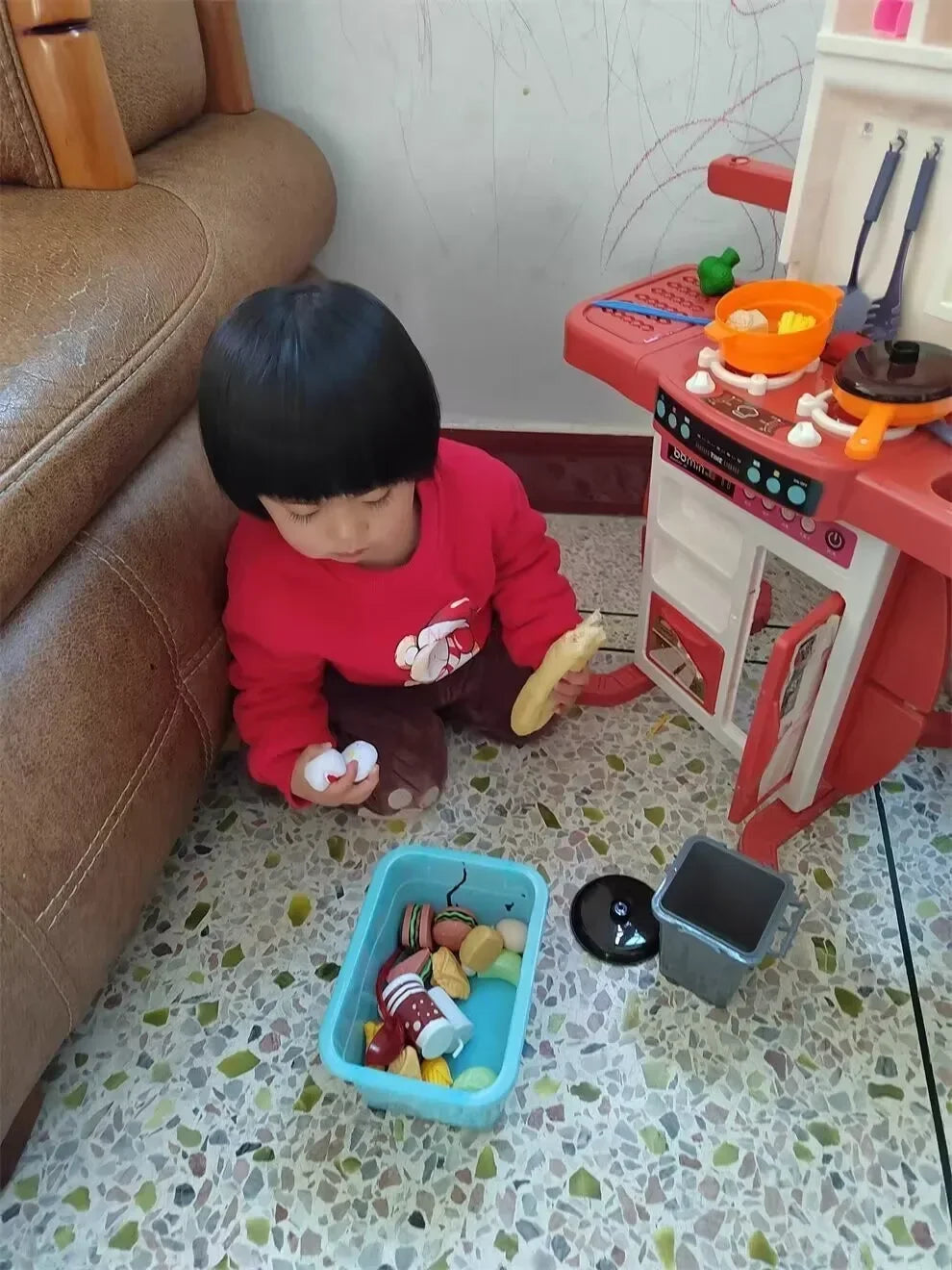 Children's Home Cooking Simulator Kitchen Set Kitchen Girls Cooking Spray Dining Table Toys Christmas Gifts.