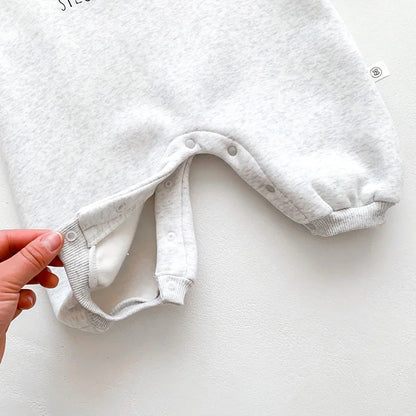 Neuankömmling Cartoon Dino Print Baby Neugeborenen Stram pler Säuglings mädchen Overalls Langarm Jungen Kleidung ein Stück