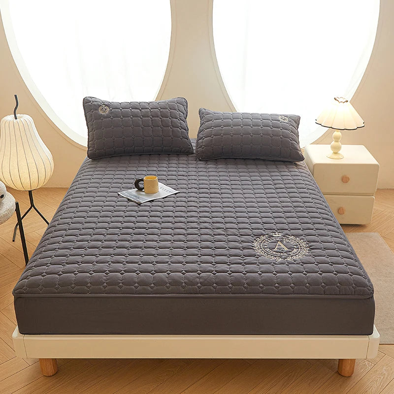 WOSTAR Thicken quilted mattress protector cover solid embroidery luxury double bed elastic fitted sheet style bed protection pad.