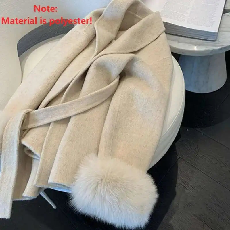 Damen Neue Herbst Und Winter Vielseitige Tweed Cape Mantel Gürtel Modelle Hochrangige Sinn für Fuchs Pelz Manschetten Mischungen Mantel für Frauen.