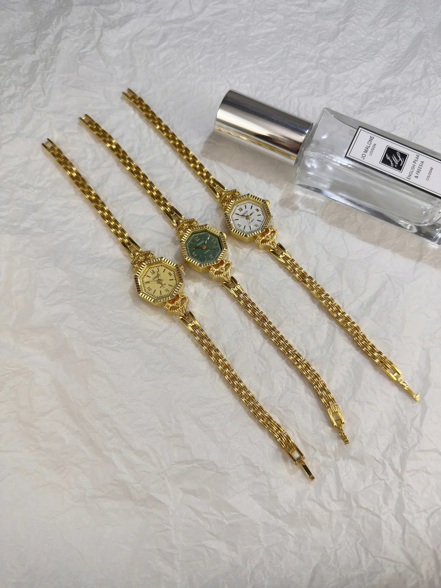 Luxury Famous Brand Oval Dial Women Watch Fashion Small Thin Gold Bracele Quartz Wristwatch Clock Gift Dropshipping Montre Femme.