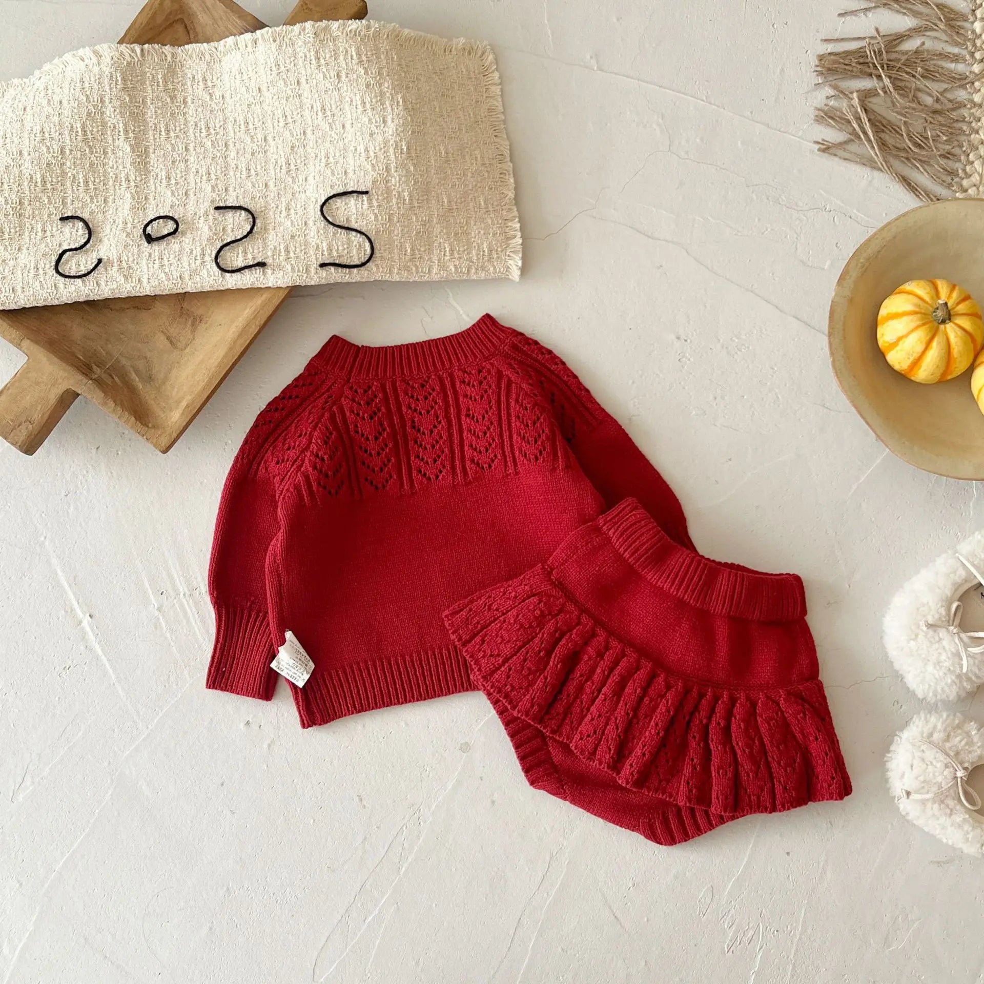 Babykleidungsset 2025, Herbst und Winter, neuer Baby-Strickanzug, Handhaken, Ballpullover + Blasenball-Rock, Hose.