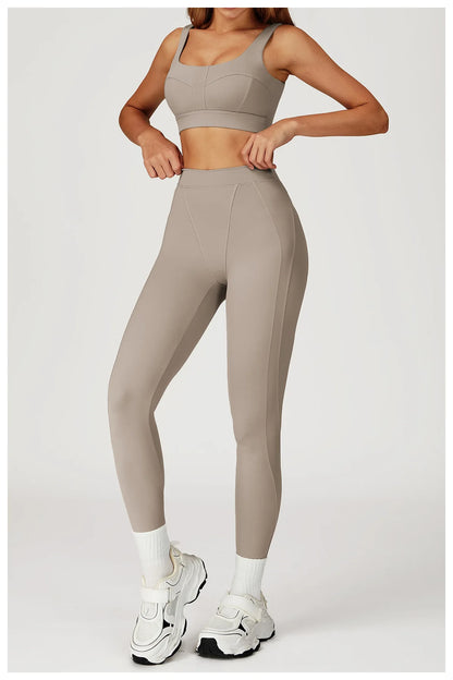 Customized LOGO women's new nude yoga suit tight shock-proof sports running outdoor fitness yoga suit two-piece set.