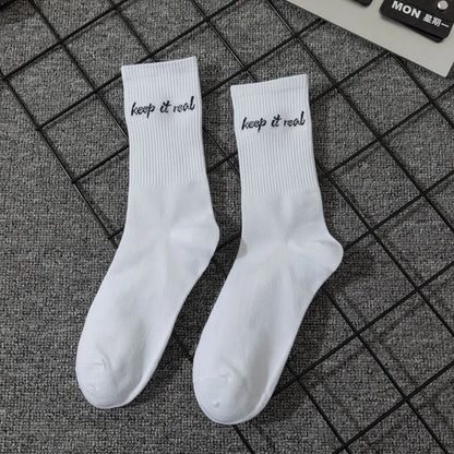 Simple European and American street letters white men's and women's socks sports hip hop college style socks.